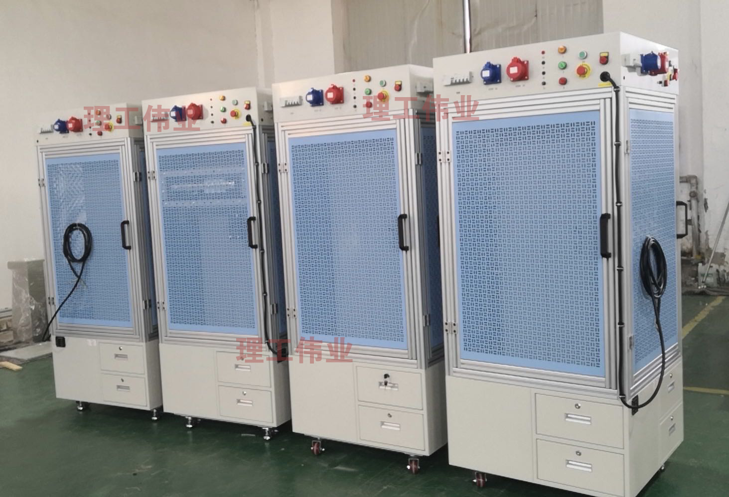 移動式四工位電氣安裝實訓裝置