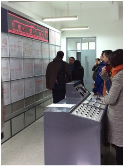 城市軌道交通列車(chē)電氣回路系統(tǒng)教學(xué)平臺(tái) 系統(tǒng)現(xiàn)場(chǎng)拍攝圖片