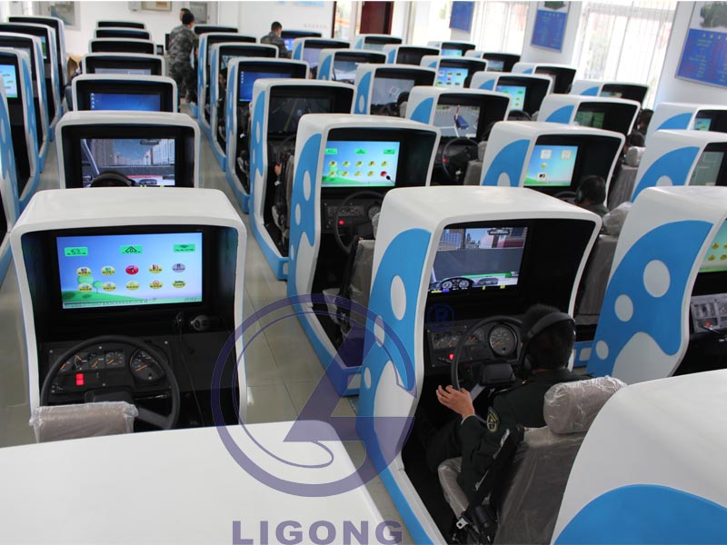 汽車駕駛模擬器、汽車模擬駕駛器、駕吧模擬器